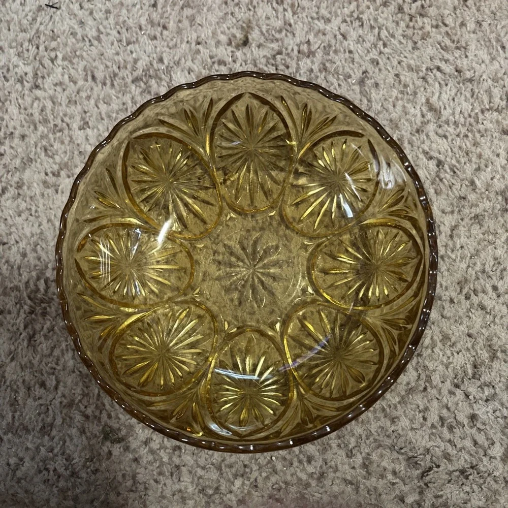 Star & Cameo Medallion Yellow Amber Glass  Serving Bowl Anchor Hocking 8